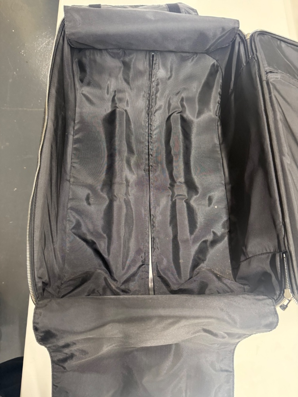 Louis Vuitton Taiga Pegase 55 - Picture 16 of 16